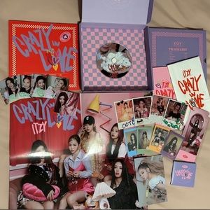 Itzy crazy in love album pob Polaroids yeji ryujin lia chaeryeong yuna